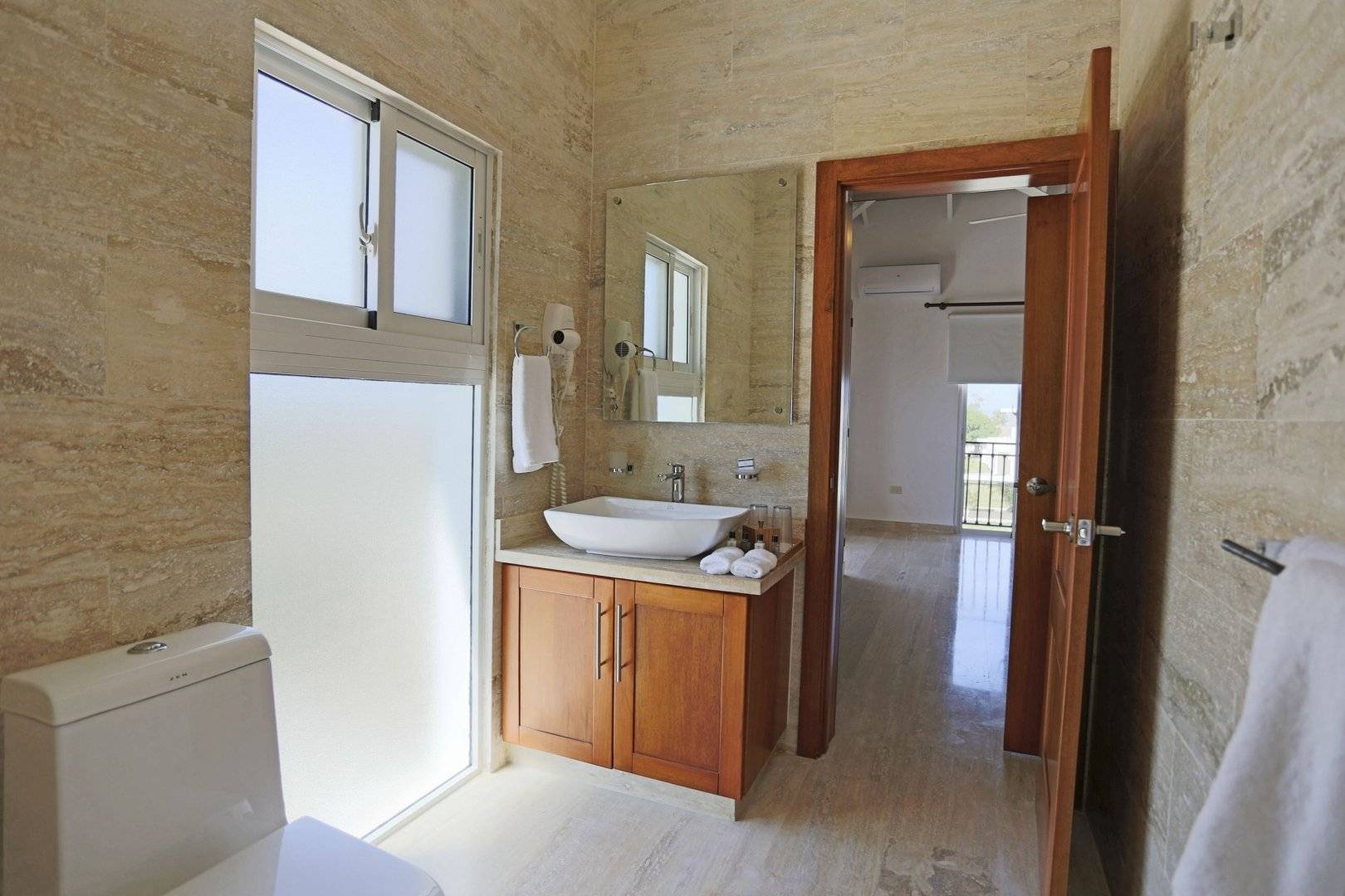 Bathroom2_1.jpg